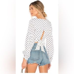 by the way. yasmin tie back crop top - polka dot
